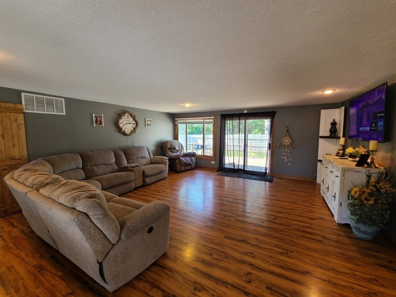 102 Fairview Rd, Canton, KS 67428
