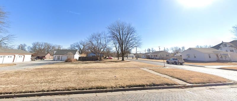 100 E 4th, Ellinwood, KS 67526