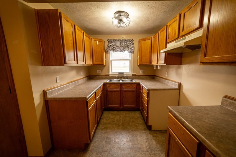321 W 3rd, Miltonvale, KS 67466