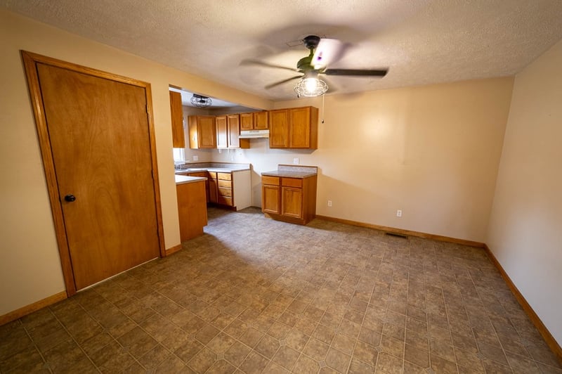 321 W 3rd, Miltonvale, KS 67466