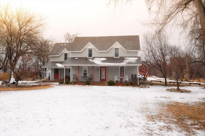140 8th Ave, Inman, KS 67546