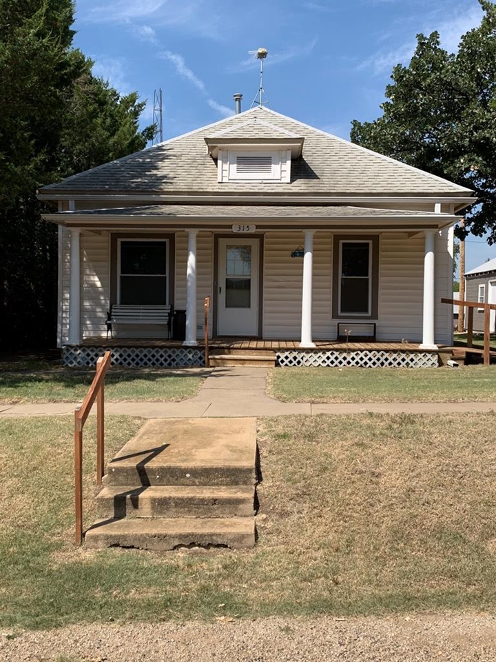 315 N Pennsylvania, Sylvan Grove, KS 67481