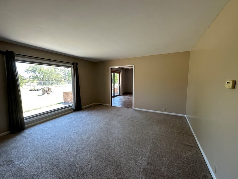 1122 Parrish Rd, Great Bend, KS 67530
