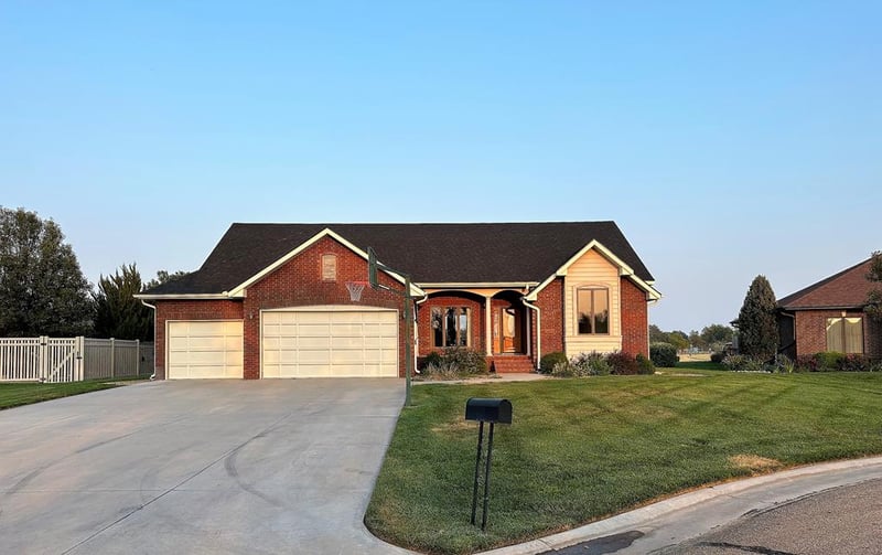 2110 White Sage Ct, Great Bend, KS 67530