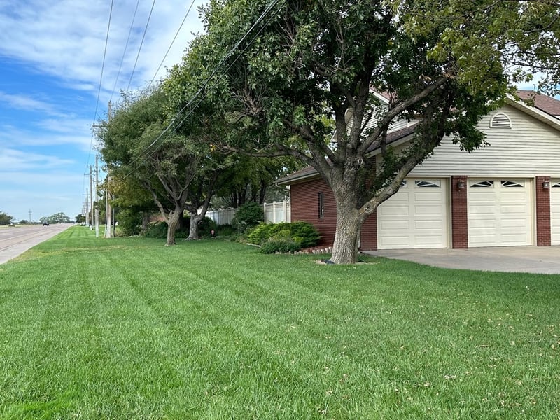 2401 Rock Bridge Rd, Great Bend, KS 67530