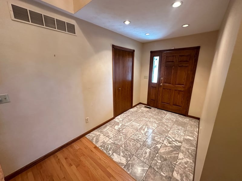 2401 Rock Bridge Rd, Great Bend, KS 67530