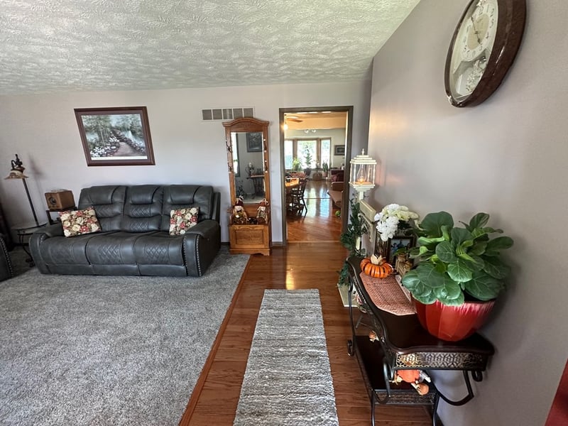 3208 27th St, Great Bend, KS 67530