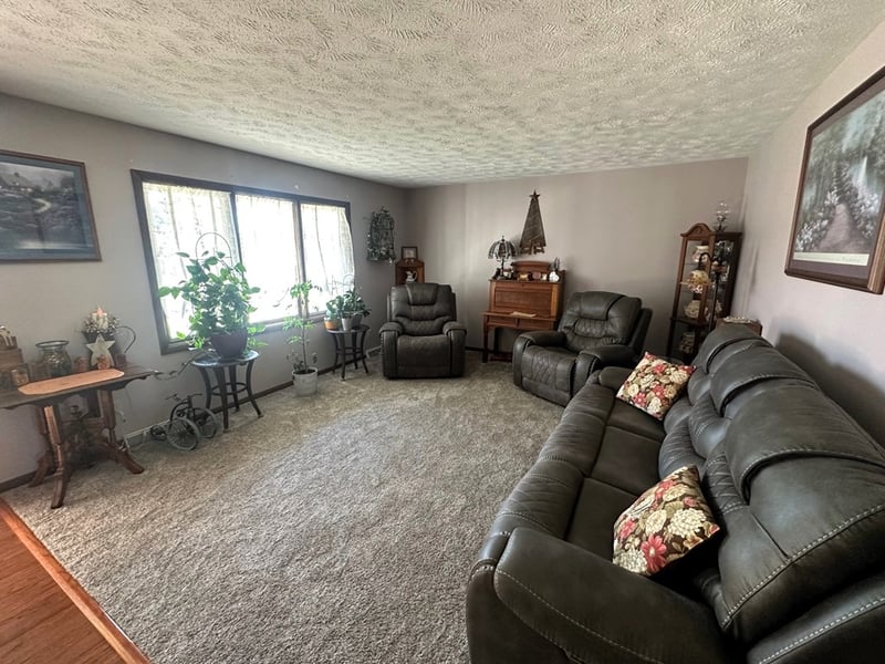 3208 27th St, Great Bend, KS 67530