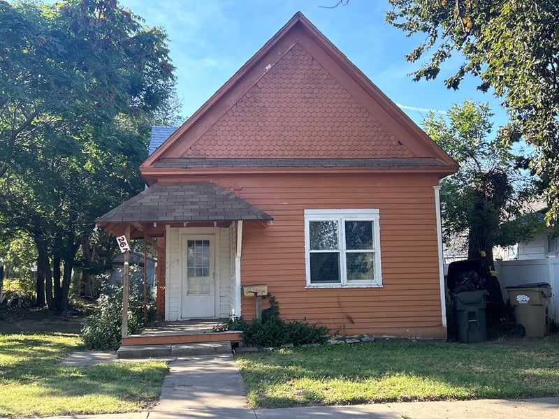 267 W 3rd, Hoisington, KS 67544