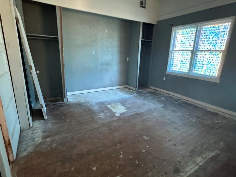 267 W 3rd, Hoisington, KS 67544