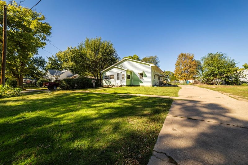 1115 24, Belleville, KS 66935