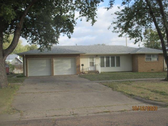 412 W 11th St, Larned, KS 67550