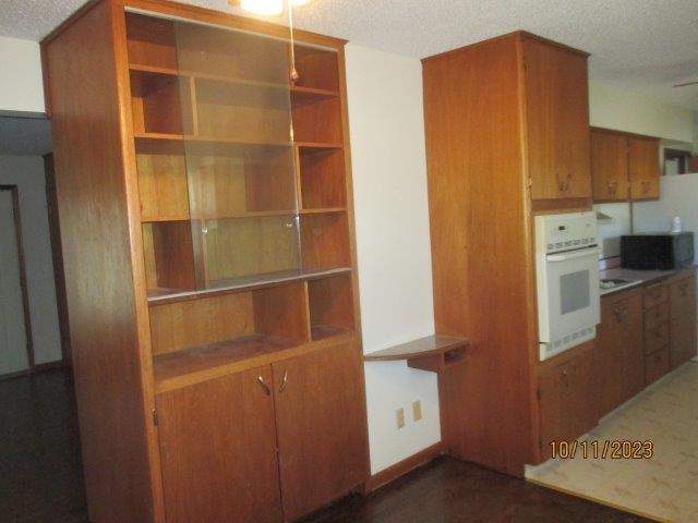 412 W 11th St, Larned, KS 67550
