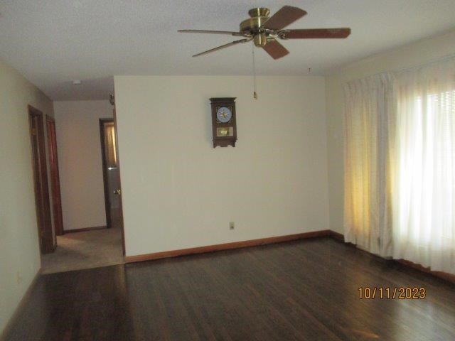 412 W 11th St, Larned, KS 67550