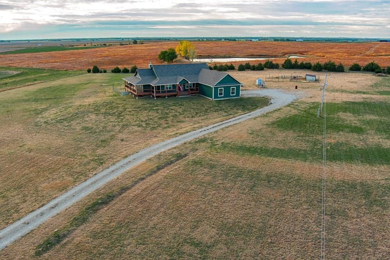 6420 E Shipton Rd, New Cambria, KS 67470