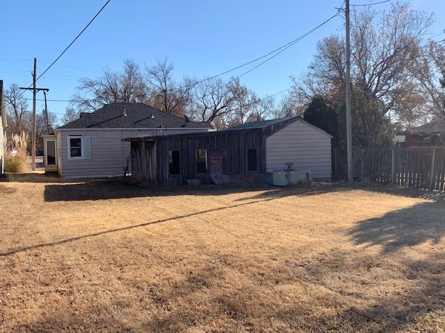 815 St John, Lyons, KS 67554