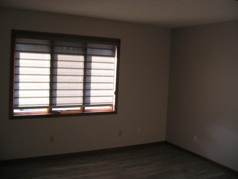 5228 Quail Creek Dr, Great Bend, KS 67530