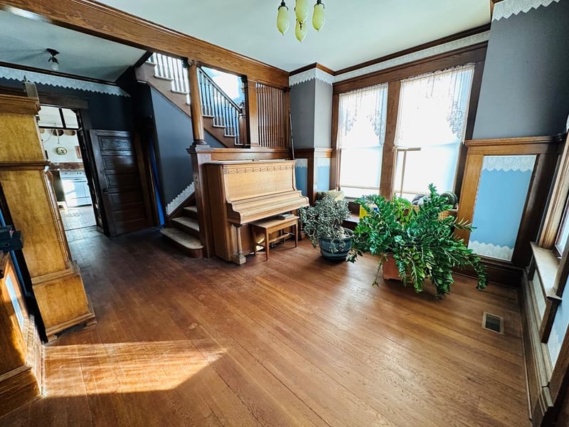 403 S 2nd St, Lincoln, KS 67455