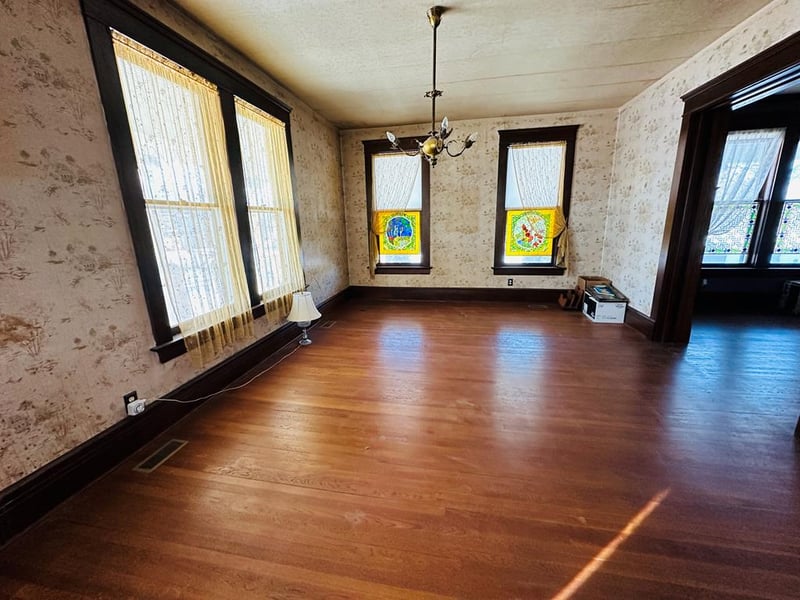 403 S 2nd St, Lincoln, KS 67455