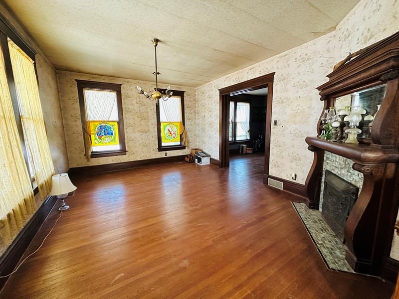 403 S 2nd St, Lincoln, KS 67455