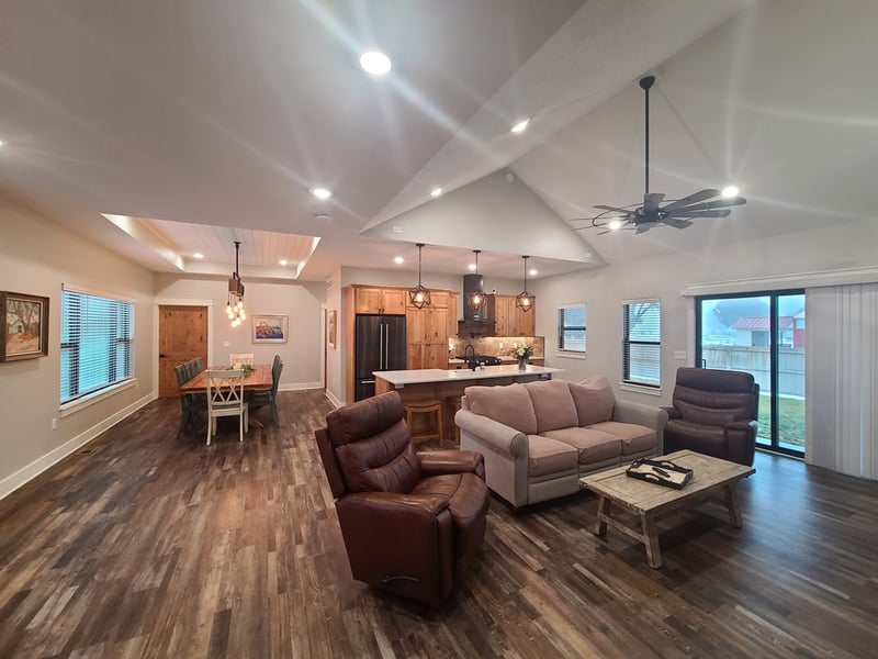 408 Stockholm Cir, Lindsborg, KS 67456