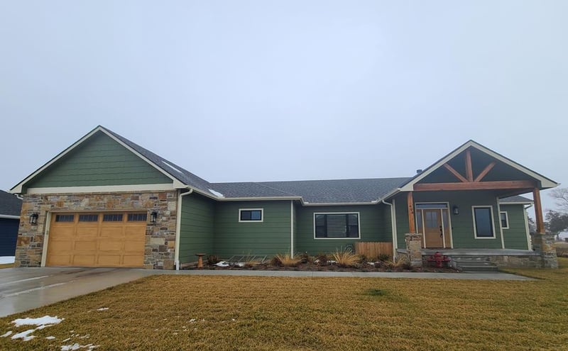 408 Stockholm Cir, Lindsborg, KS 67456