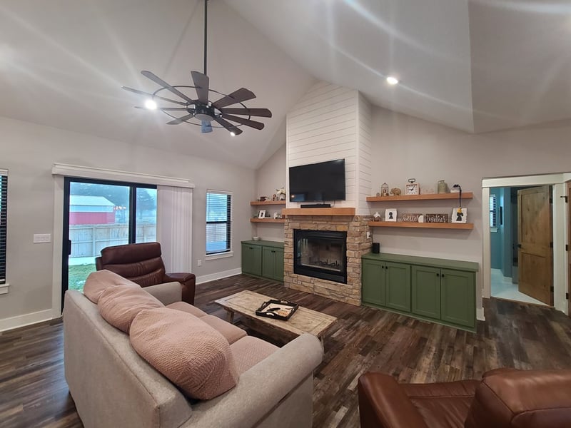 408 Stockholm Cir, Lindsborg, KS 67456