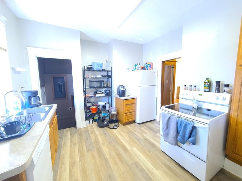 823 Laramie St, Manhattan, KS 66502