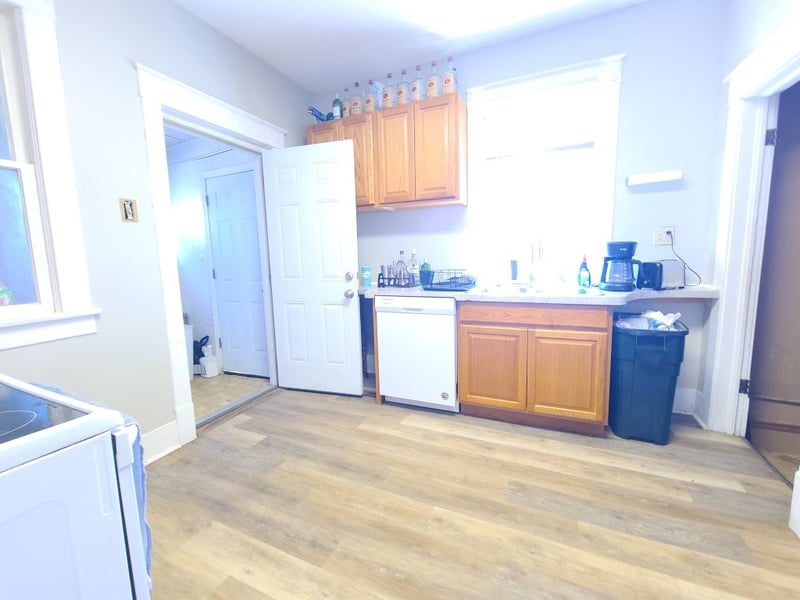 823 Laramie St, Manhattan, KS 66502