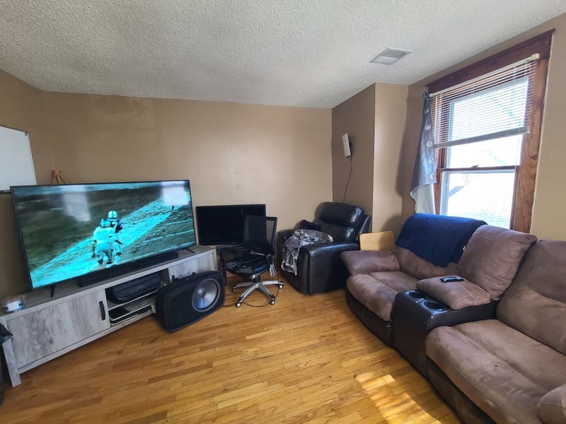 823 Laramie St, Manhattan, KS 66502