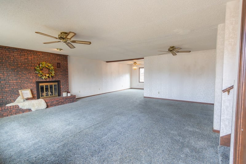 907 N 3rd St, Lincoln, KS 67455