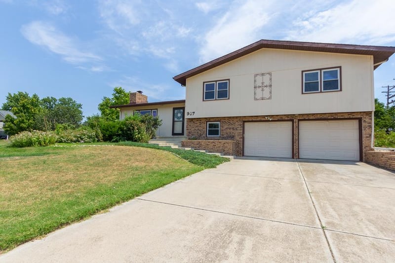 907 N 3rd St, Lincoln, KS 67455