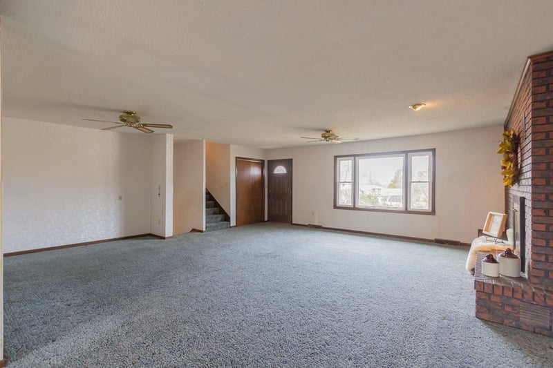 907 N 3rd St, Lincoln, KS 67455