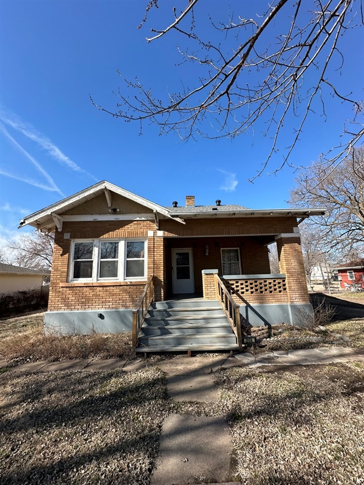204 S Barbeck St, Holyrood, KS 67450