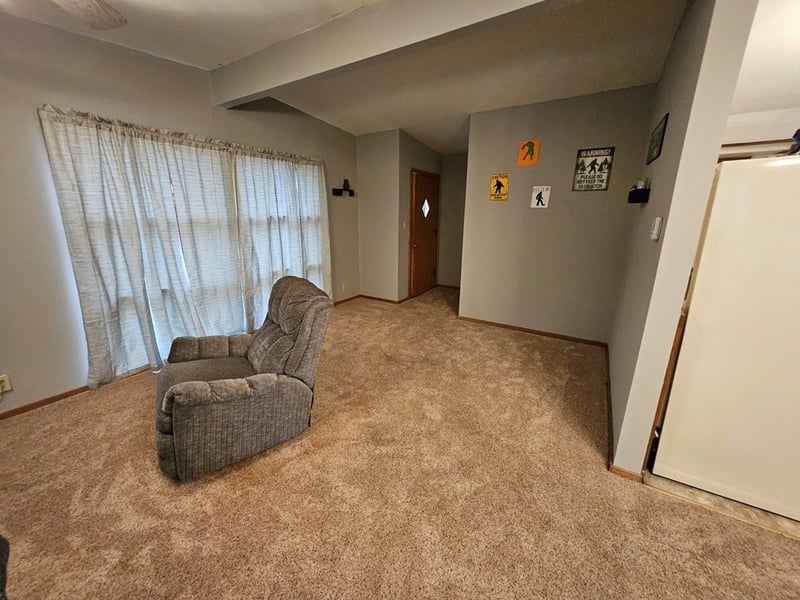 1031 W 7th St, Larned, KS 67550