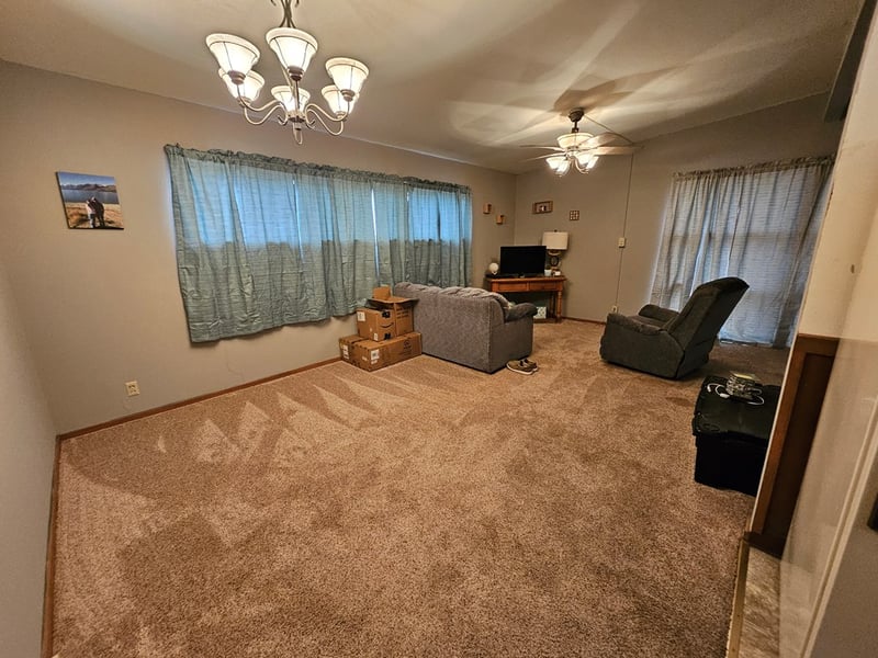 1031 W 7th St, Larned, KS 67550