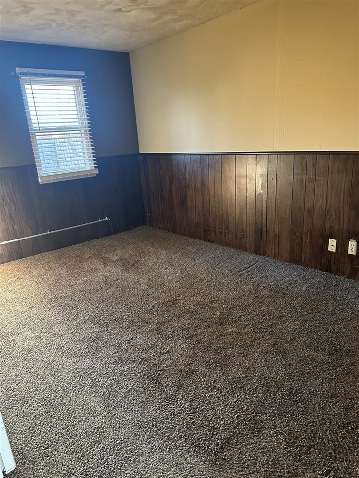 210 Niles Ave, Kinsley, KS 67547