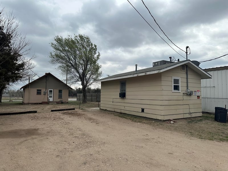 210 Niles Ave, Kinsley, KS 67547