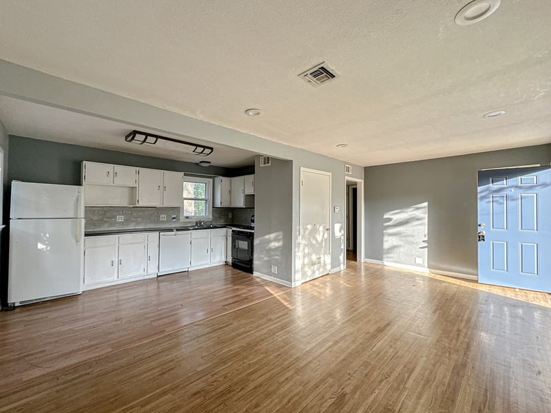 1020 Moss Cir, Junction City, KS 66441