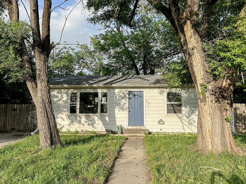 1020 Moss Cir, Junction City, KS 66441