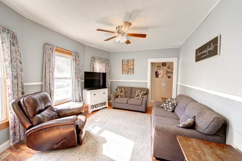 224 S Highland Ave, Assaria, KS 67416