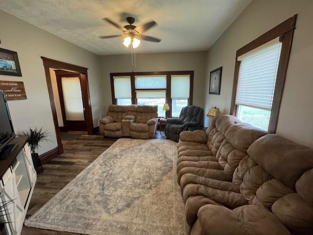 105 N Custer St, Delphos, KS 67436