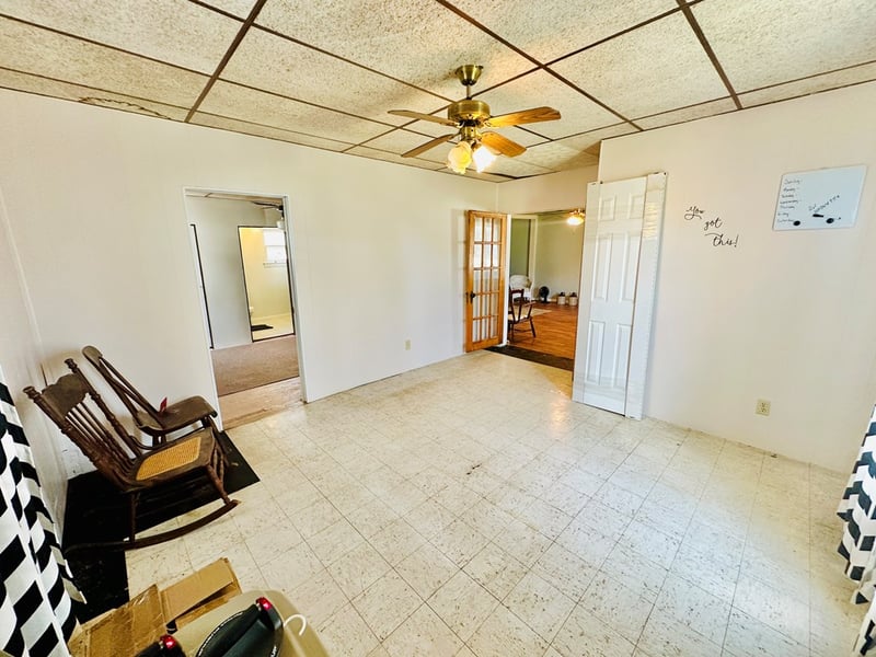 204 S 5th St, Lincoln, KS 67455