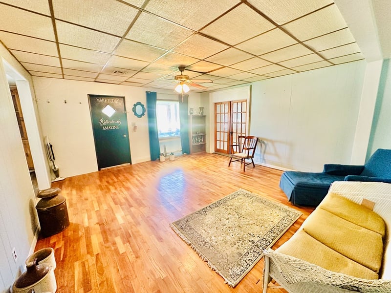 204 S 5th St, Lincoln, KS 67455