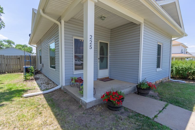 225 W Court, Lincoln, KS 67455