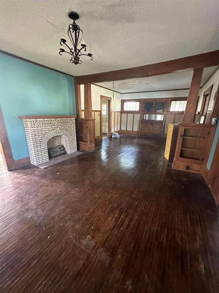 414 Heath Ave, Kinsley, KS 67547