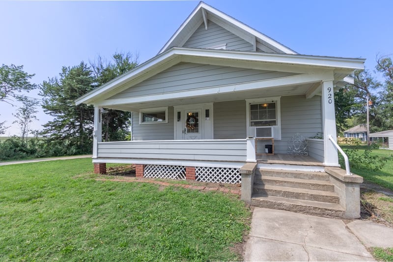 920 Maple St, Gypsum, KS 67448
