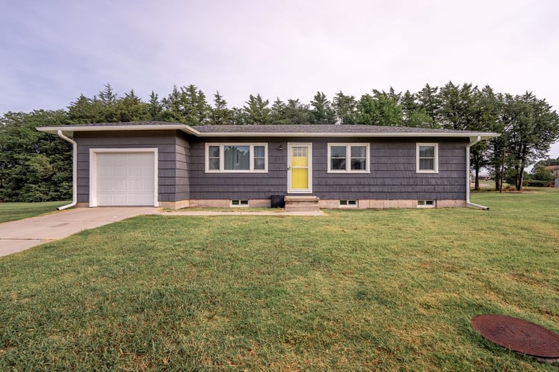 222 W Park St, Lincoln, KS 67455