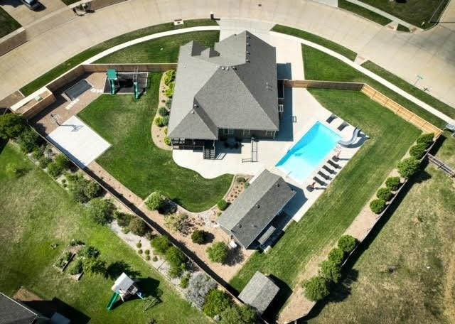 2303 Brookefield Dr, Salina, KS 67401