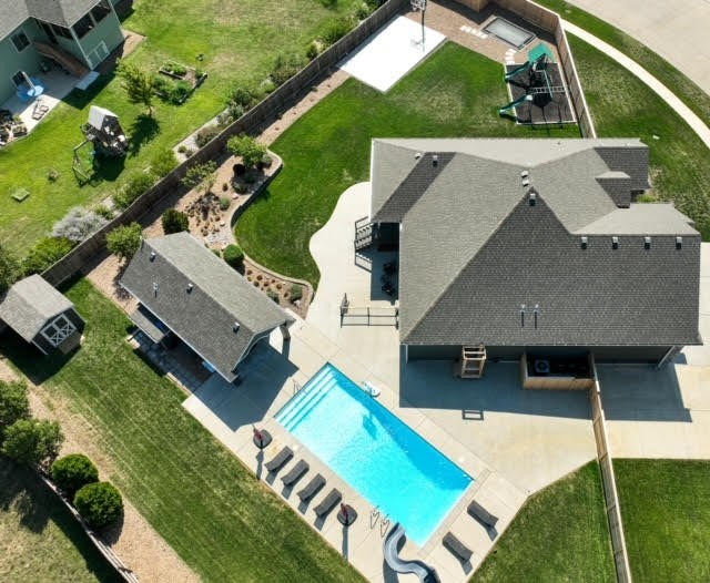 2303 Brookefield Dr, Salina, KS 67401